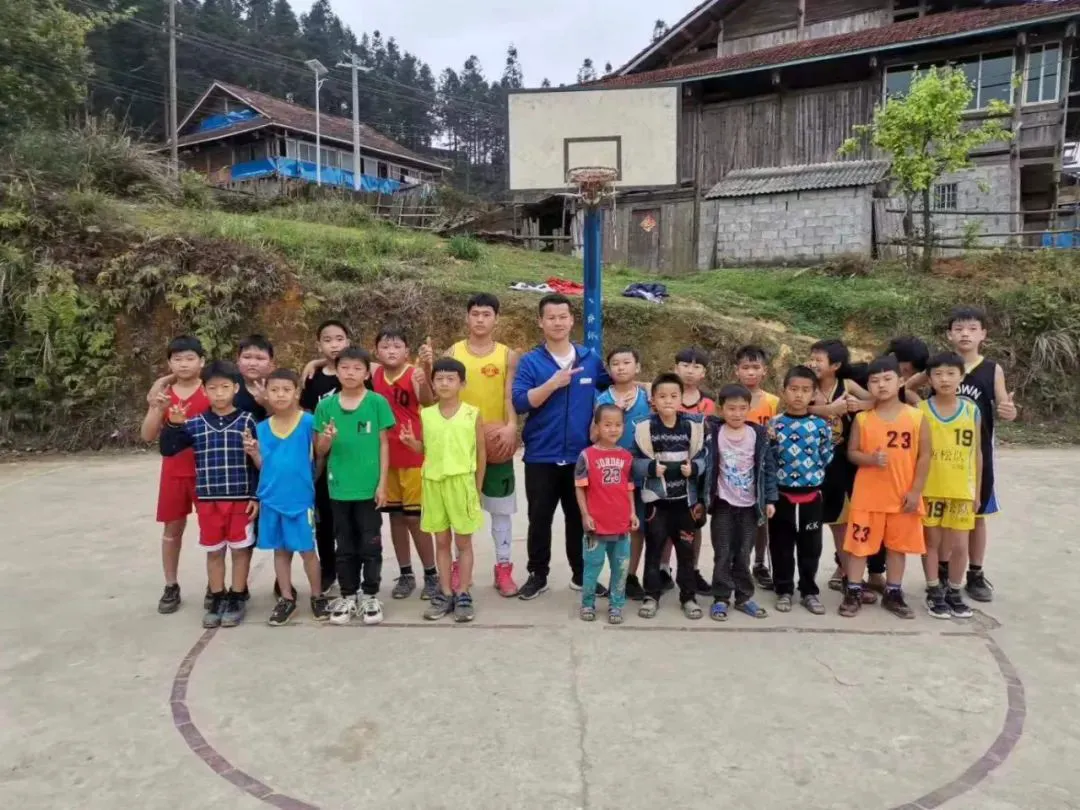 青少年篮球爱好者综合训练方案_0